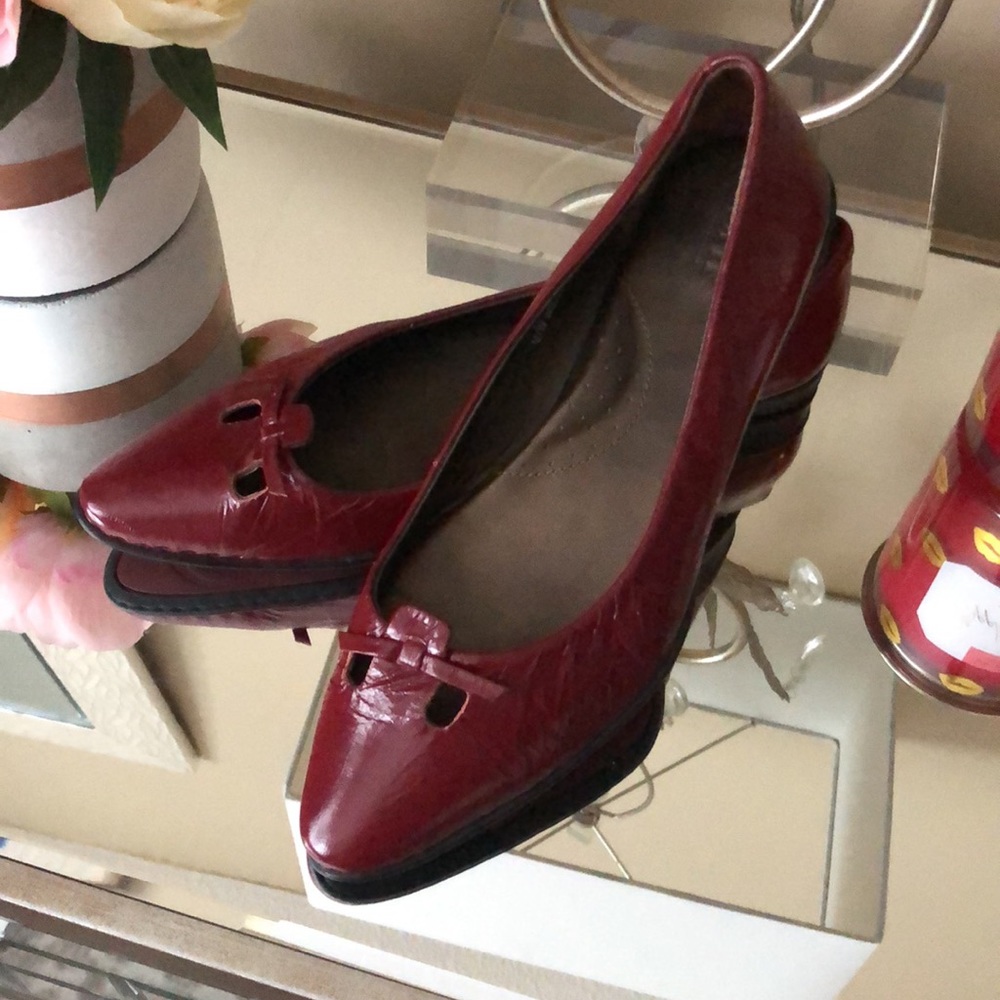 Born Textured Patent Leather Pointed Toe Flats Slip-on Shoes